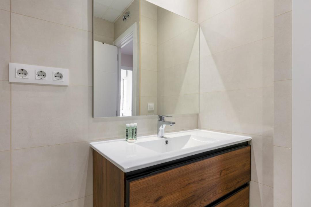 Bright With Views - 2Bd 1Bth- Av America Madrid Extérieur photo
